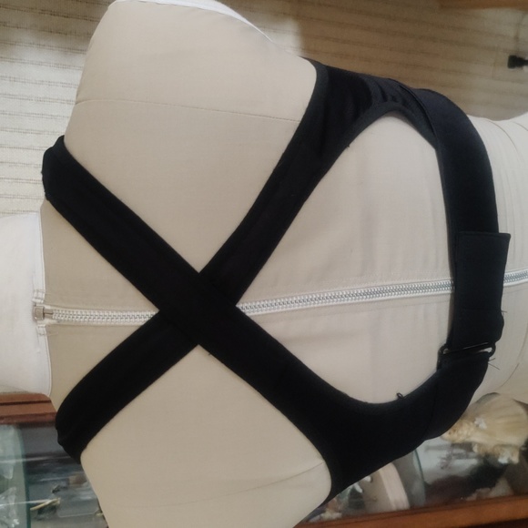 2 bras with adjustable shoulder and chest straps 2XL - Picture 4 of 14